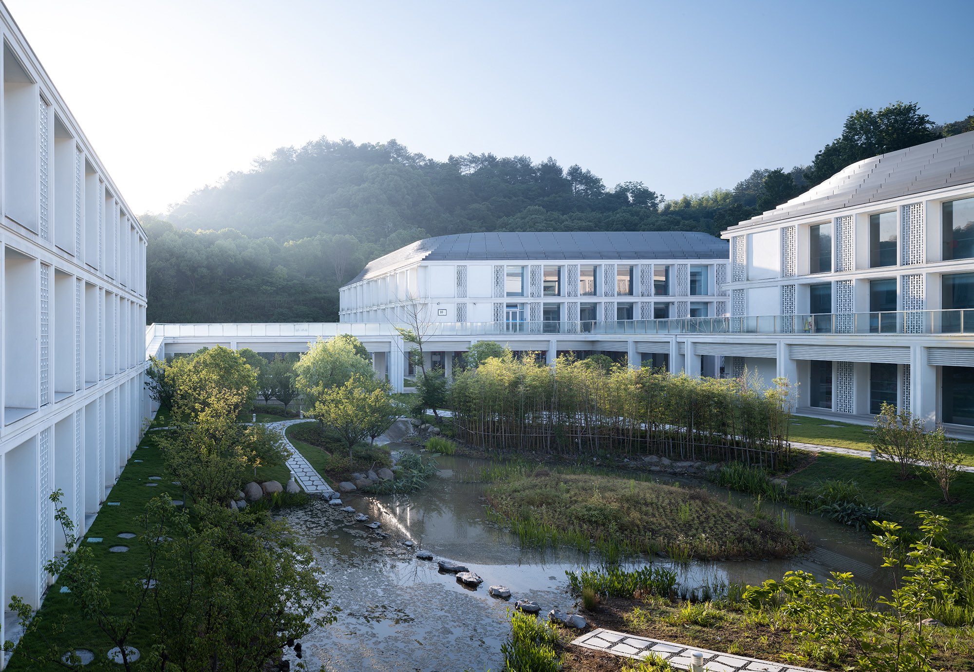 Courtyard Waterscape 院落水景2?趙強.jpeg