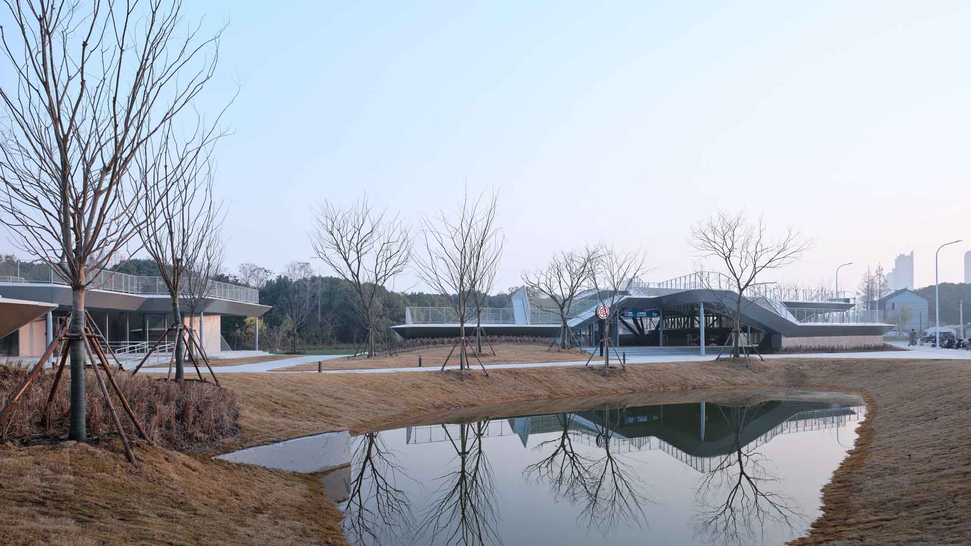 18_水景與林徑，Water features and forest paths.   ?章魚見筑.jpg