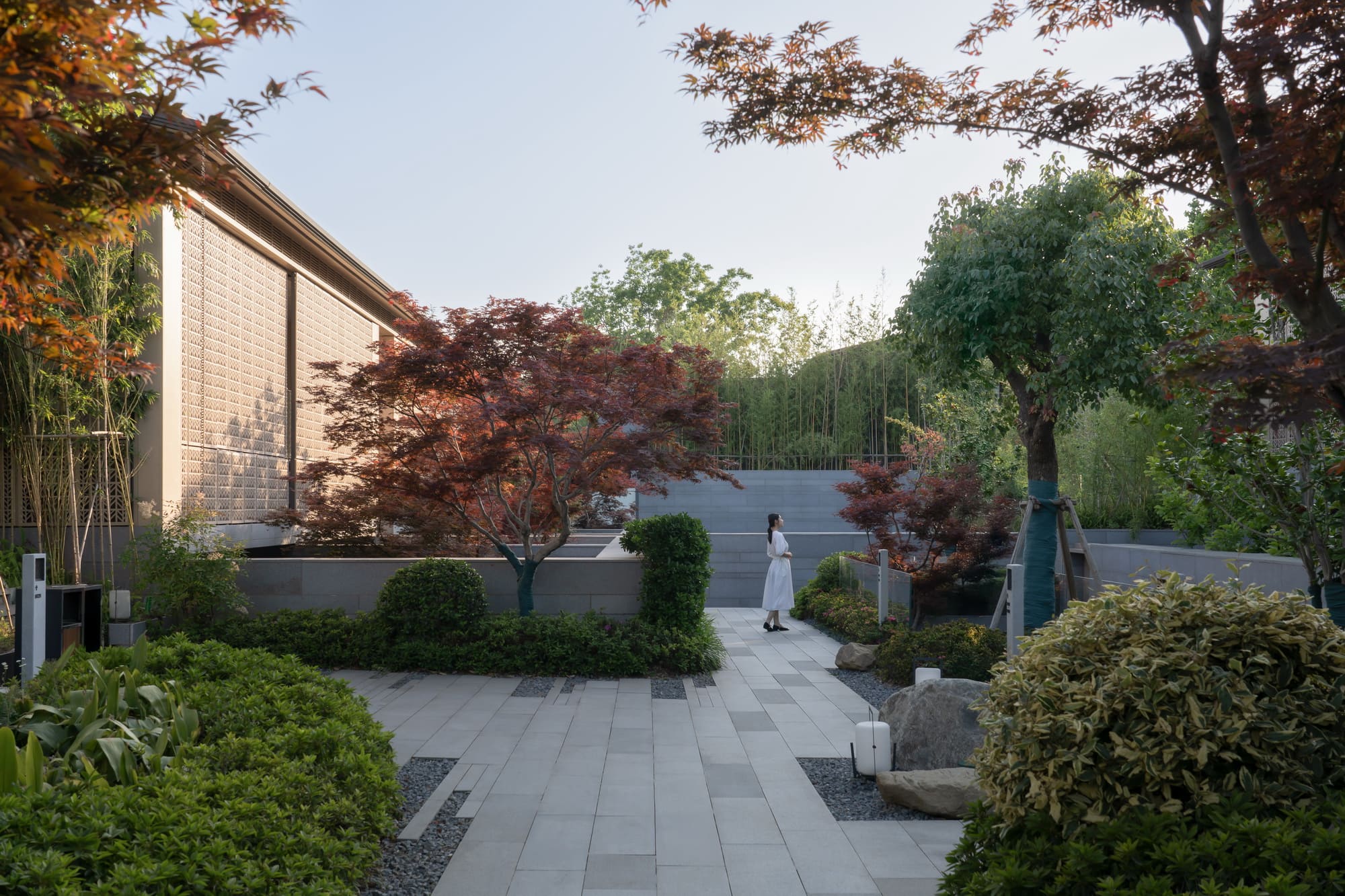 1751641233913249ggko.jpg 【16】多層次景觀由遠及近展開 ?此間建筑攝影.jpg