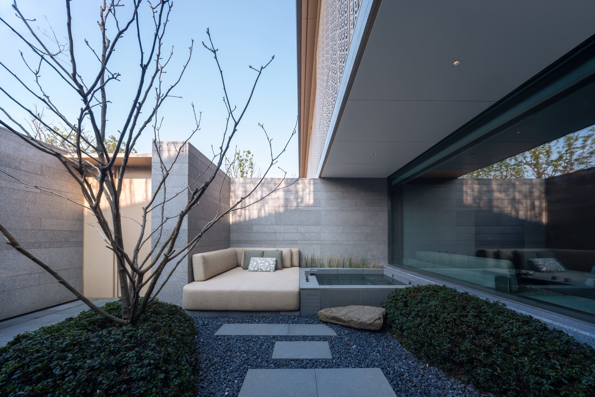 1751641260666933XbpC.jpg 【17】多層次景觀由遠及近展開 ?此間建筑攝影.jpg