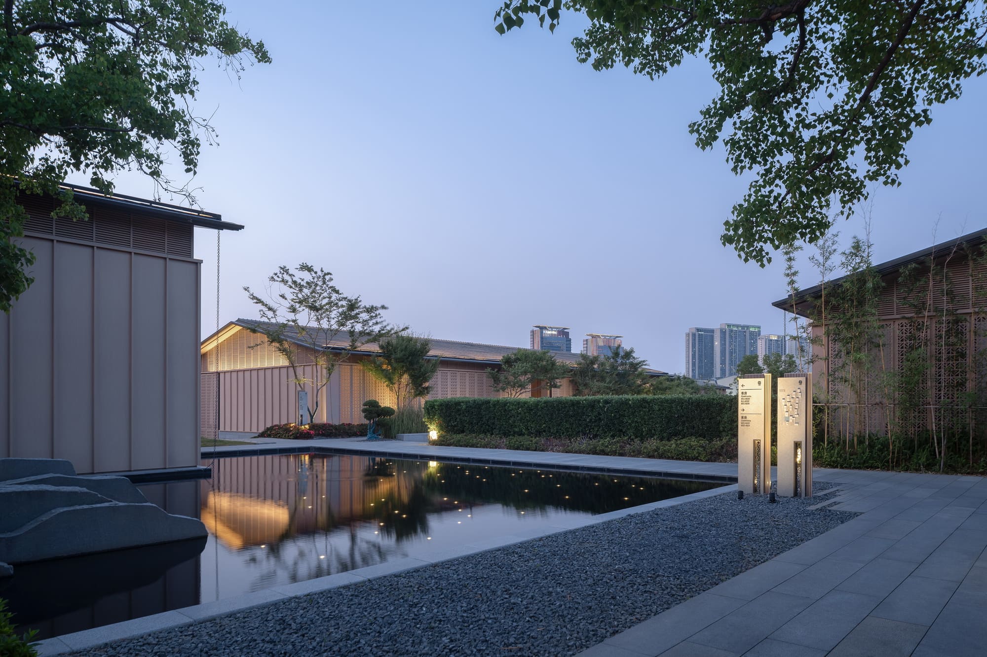 1751641445485336nOAi.jpg 【21】處于城市與自然交界處的度假酒店 ?此間建筑攝影.jpg